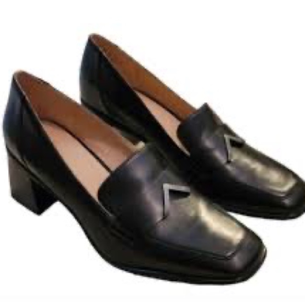 27 EDIT Black Flats Sleek Minimalist Design